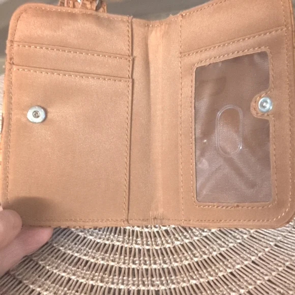 Liz Claiborne Wallet - Picture 4 of 4